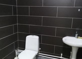 Трехкомнатная квартира в аренду, 80 м2, Щербинка, Советская улица, 4