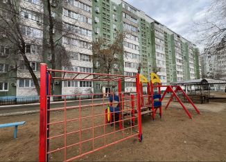 Продаю 2-комнатную квартиру, 60.2 м2, Нариманов, Волгоградская улица, 12