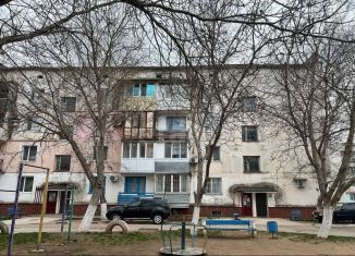 Продажа 4-комнатной квартиры, 75.9 м2, Крым, квартал Егудина, 48