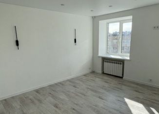 Продается 2-ком. квартира, 47 м2, Чебоксары, улица Ахазова, 5