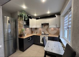 Продам 2-ком. квартиру, 44 м2, Новомосковск, улица Чапаева, 8