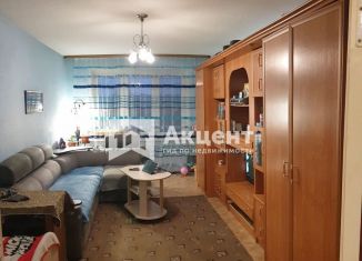 Продаю 2-ком. квартиру, 60.2 м2, Кохма, улица Кочетовой, 61