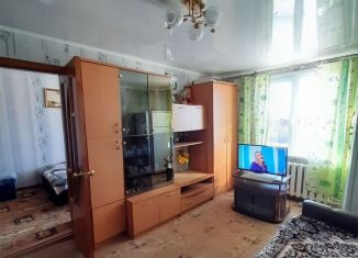 Продаю 2-комнатную квартиру, 39 м2, Котельнич, Набережная улица, 11