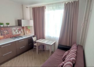 Сдаю однокомнатную квартиру, 46 м2, Гатчина, улица Хохлова, 8