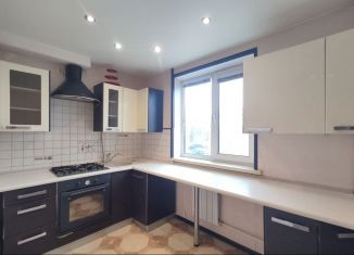 Продам 3-ком. квартиру, 63 м2, Сергиев Посад, улица Дружбы, 11А