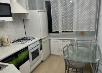 Сдам 3-ком. квартиру, 65 м2, Уфа, улица Заки Валиди, 7, Кировский район