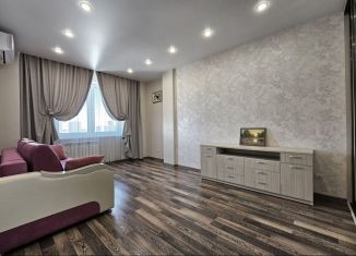 Сдаю в аренду 1-комнатную квартиру, 40 м2, Киров, улица Архитектора Валерия Зянкина, 11к1