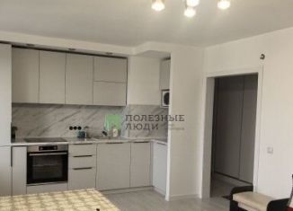 Продается 4-комнатная квартира, 82.6 м2, Улан-Удэ, улица Добролюбова, 35