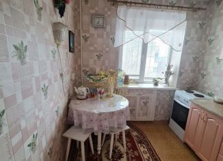 Продаю 2-комнатную квартиру, 45 м2, Артём, улица Кирова, 2