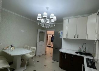 Сдаю в аренду двухкомнатную квартиру, 71 м2, Чебоксары, улица Филиппа Лукина, 5