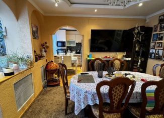 Четырехкомнатная квартира на продажу, 87 м2, Балтийск, Гвардейский бульвар, 11