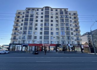 Продаю 3-ком. квартиру, 97.3 м2, Махачкала, проспект Насрутдинова, 138