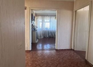 Продаю 3-ком. квартиру, 62 м2, Владикавказ, улица Леонова, 4-й микрорайон