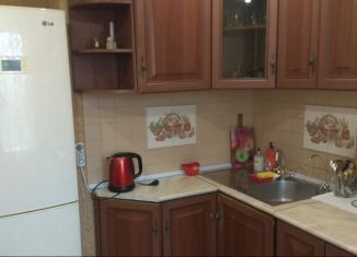 Аренда 2-ком. квартиры, 50 м2, Курчатов, Набережная улица, 2