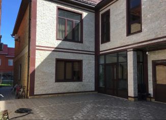 Продаю дом, 220 м2, Махачкала, 1-й проезд Гоголя