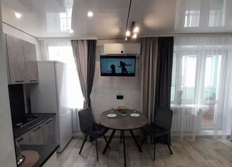Аренда квартиры студии, 40 м2, Астрахань, улица Вячеслава Мейера, 12