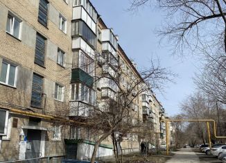 Продажа 1-ком. квартиры, 32 м2, Коркино, улица Сони Кривой, 15