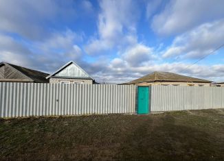 Продается двухкомнатная квартира, 55.2 м2, Калмыкия, улица Ломоносова, 2