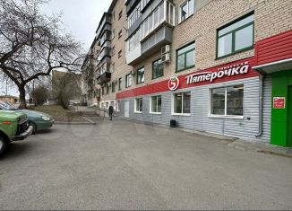 Продаю торговую площадь, 590 м2, Чебаркуль, улица Ленина, 37