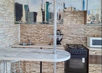 Сдам в аренду однокомнатную квартиру, 30 м2, Тобольск, 15-й микрорайон, 18, ЖК Яркий