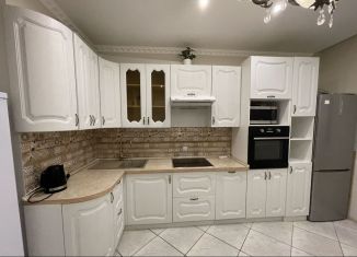 Сдам в аренду двухкомнатную квартиру, 77.2 м2, Щербинка, улица Барышевская Роща