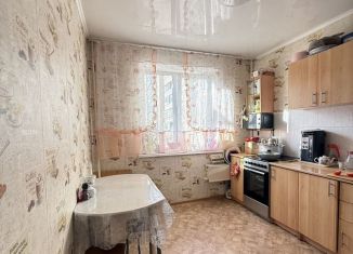 Продаю 2-ком. квартиру, 53 м2, Челябинск, Южноуральская улица, 12