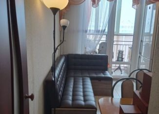 Сдаю в аренду 1-ком. квартиру, 35 м2, поселок городского типа Стройкерамика, улица Николая Симонова, 12