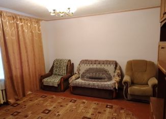 Трехкомнатная квартира в аренду, 61 м2, Зерноград, улица Специалистов, 59