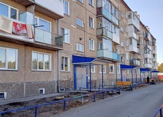 Двухкомнатная квартира на продажу, 44.3 м2, городской посёлок Зелёный Бор, улица Журавлёва, 1