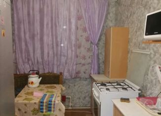 Продается 3-комнатная квартира, 60 м2, поселок городского типа Суходол, улица Суслова, 4