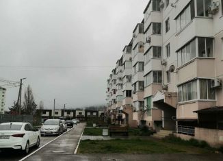 Продам трехкомнатную квартиру, 82.8 м2, поселок городского типа Джубга, улица Строителей, 1