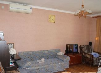 Продам трехкомнатную квартиру, 62 м2, станица Старовеличковская, улица Братьев Шаповаловых, 32