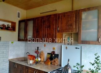 Продам 4-комнатную квартиру, 82.5 м2, Волгоград, Казахская улица, 16, Советский район