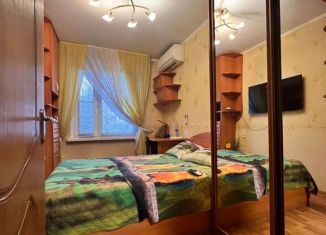 Сдается в аренду 2-комнатная квартира, 45 м2, Москва, Вильнюсская улица, метро Новоясеневская