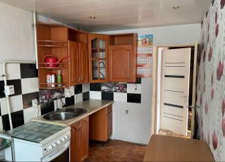 Продам 2-ком. квартиру, 46 м2, село Троицкое, улица Ленина, 6