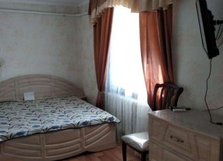 Сдам 2-комнатную квартиру, 49 м2, Судак, улица Бирюзова, 8