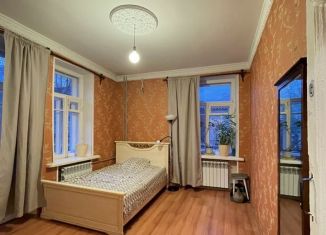 Сдается в аренду трехкомнатная квартира, 60 м2, Москва, улица Маршала Бирюзова, район Щукино