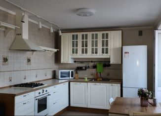 Продам 4-ком. квартиру, 107 м2, Марий Эл, улица Ленина, 62Е