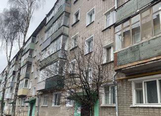 Продается двухкомнатная квартира, 47 м2, Киров, Ленинградская улица, 10