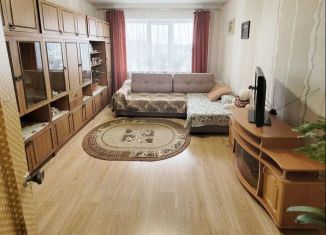 Продается 3-комнатная квартира, 63.5 м2, посёлок городского типа Кардымово, улица Каменка, 15