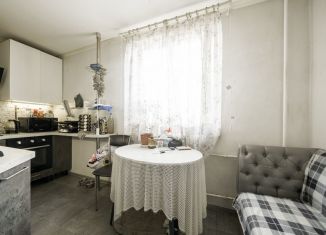 Продам 3-комнатную квартиру, 64 м2, Санкт-Петербург, Загребский бульвар, 39к2, метро Шушары