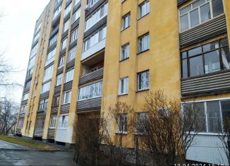 Сдается в аренду двухкомнатная квартира, 48.5 м2, Екатеринбург, улица Стачек, 70, улица Стачек