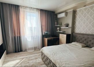 Продается 1-комнатная квартира, 38 м2, Симферополь, улица Батурина, 93, Центральный район