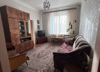 Продаю 2-комнатную квартиру, 47 м2, Магнитогорск, улица Чапаева, 10