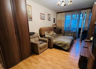 Продам 2-комнатную квартиру, 45 м2, Москва, улица Маршала Малиновского, 6к2