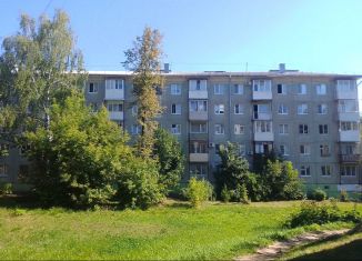 Продам 2-ком. квартиру, 45 м2, Удмуртия, улица Коммунаров, 228