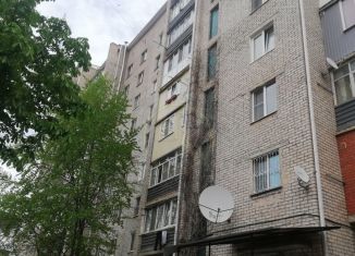 Продаю трехкомнатную квартиру, 70 м2, Черкесск, проспект Ленина, 6