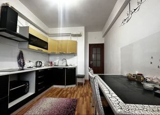 Продается двухкомнатная квартира, 55 м2, Дагестан, улица Бейбулатова, 15Ак2