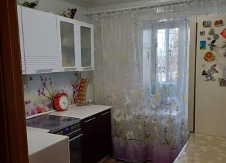 Продаю двухкомнатную квартиру, 47 м2, Белогорск, Набережная улица, 168