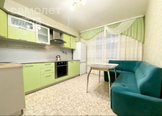 Сдается однокомнатная квартира, 38 м2, Тольятти, улица Александра Кудашева, 100